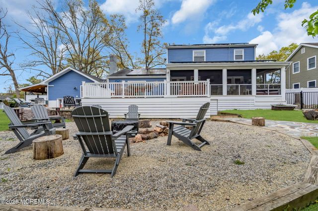 4 Oak Leaf Lane, Toms River, NJ 08755