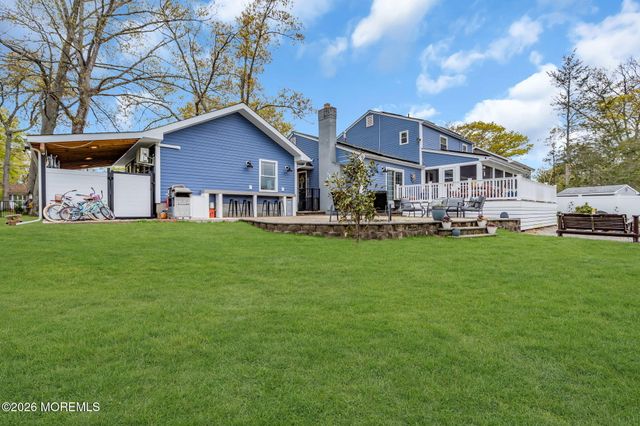 4 Oak Leaf Lane, Toms River, NJ 08755