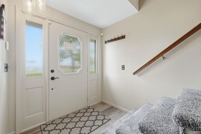 1008 Orlando Drive, Fort Wayne, IN 46825
