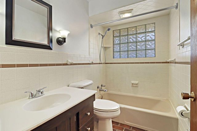 1912 35th PLACE, Kenosha, WI 53140
