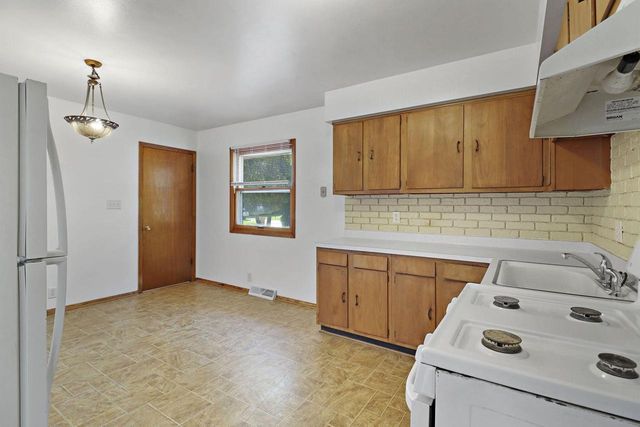 1912 35th PLACE, Kenosha, WI 53140