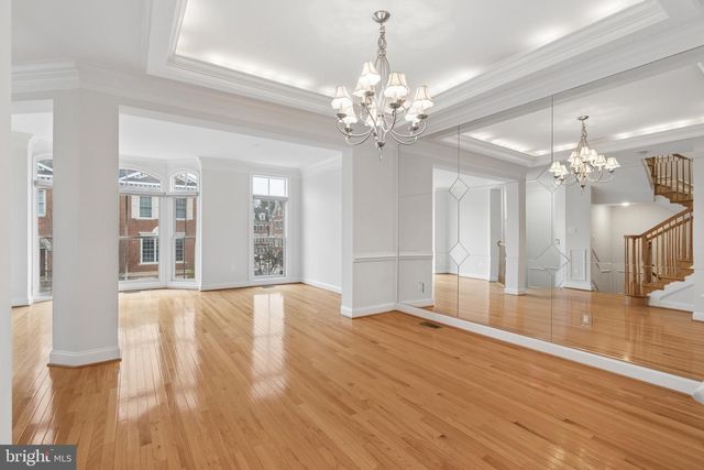 7004 EASTERN RED CEDAR LN, Mclean, VA 22101