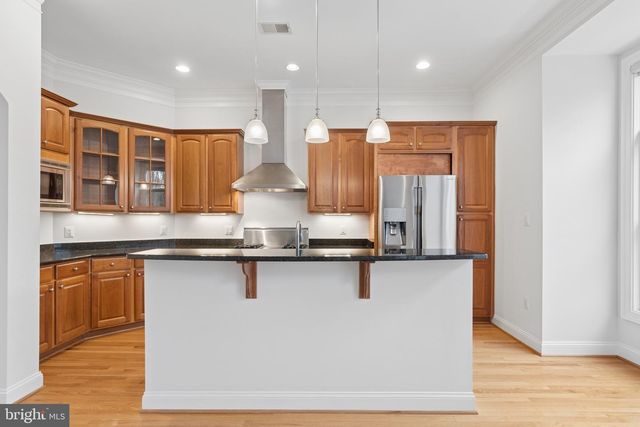 7004 EASTERN RED CEDAR LN, Mclean, VA 22101