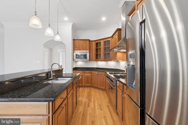 7004 EASTERN RED CEDAR LN, Mclean, VA 22101