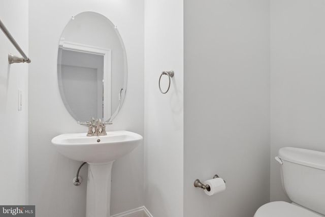 7004 EASTERN RED CEDAR LN, Mclean, VA 22101