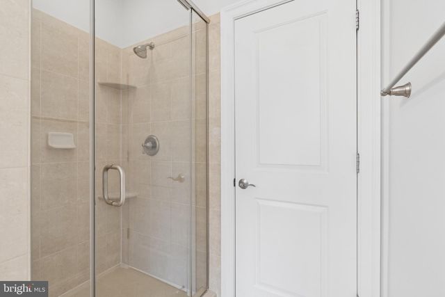 7004 EASTERN RED CEDAR LN, Mclean, VA 22101