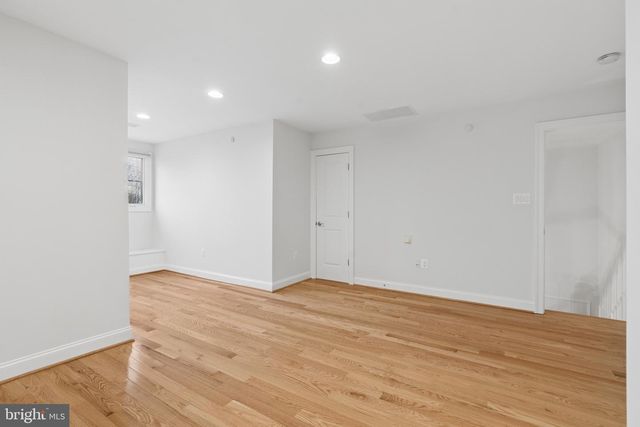 7004 EASTERN RED CEDAR LN, Mclean, VA 22101