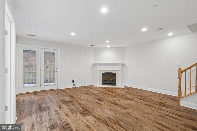 7004 EASTERN RED CEDAR LN, Mclean, VA 22101