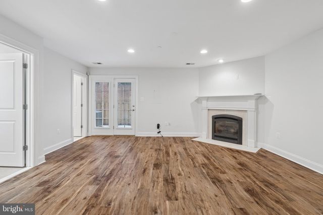 7004 EASTERN RED CEDAR LN, Mclean, VA 22101