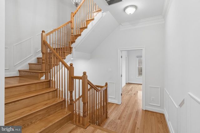 7004 EASTERN RED CEDAR LN, Mclean, VA 22101