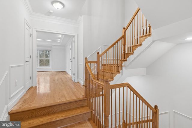 7004 EASTERN RED CEDAR LN, Mclean, VA 22101