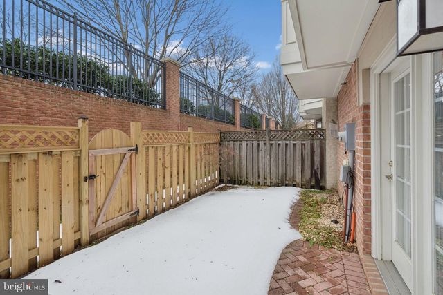 7004 EASTERN RED CEDAR LN, Mclean, VA 22101