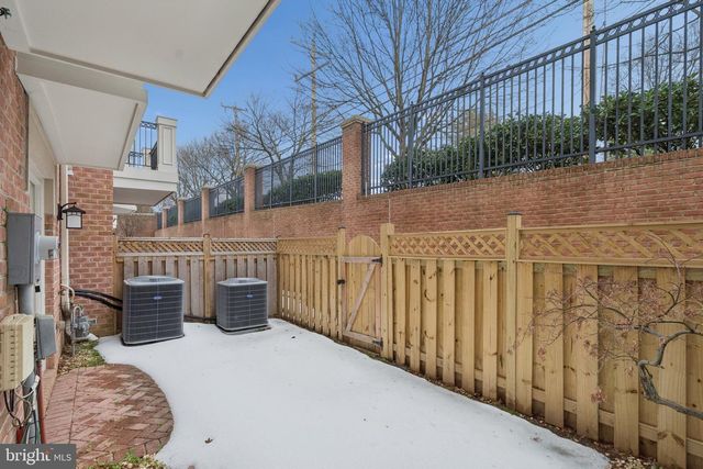 7004 EASTERN RED CEDAR LN, Mclean, VA 22101