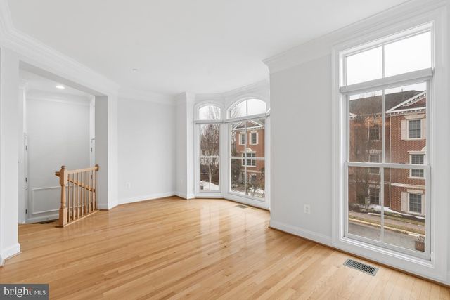 7004 EASTERN RED CEDAR LN, Mclean, VA 22101