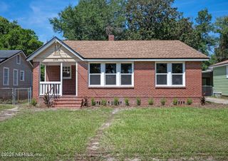 6738 N PEARL Street, Jacksonville, FL 32208