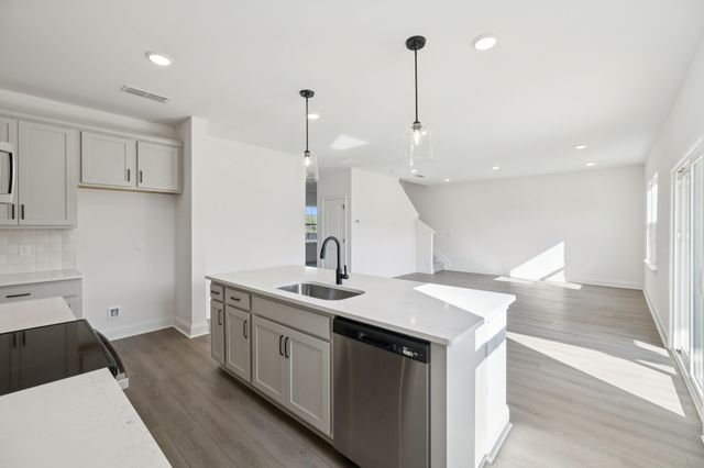 116 Dahlia Dr, La Vergne, TN 37086