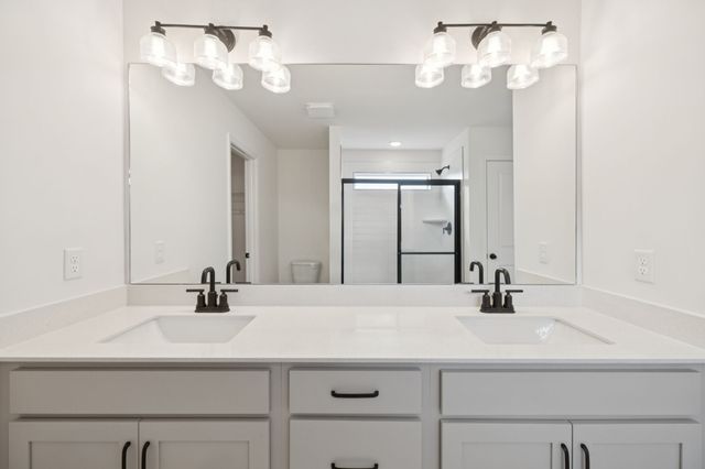 116 Dahlia Dr, La Vergne, TN 37086