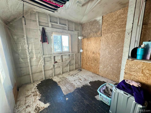 416 E Stanton Street, Iron Mountain, MI 49801