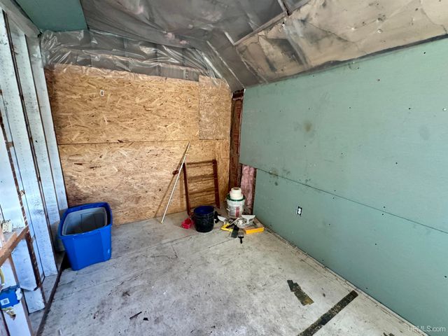 416 E Stanton Street, Iron Mountain, MI 49801