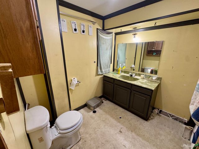 416 E Stanton Street, Iron Mountain, MI 49801