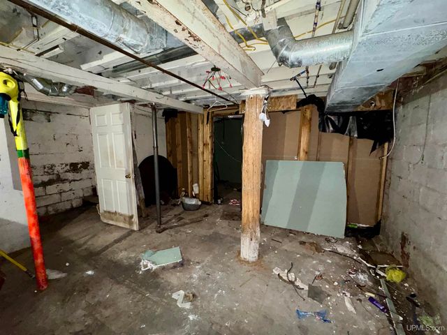 416 E Stanton Street, Iron Mountain, MI 49801