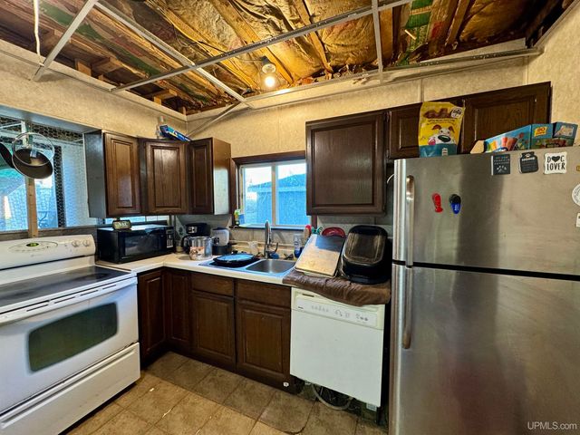 416 E Stanton Street, Iron Mountain, MI 49801