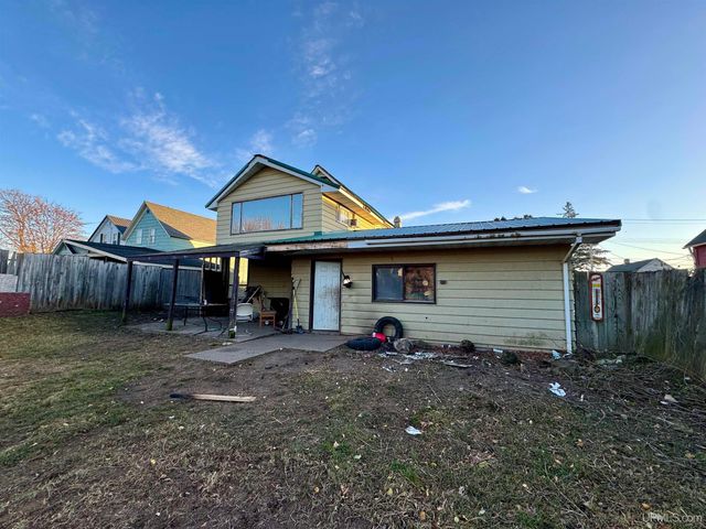 416 E Stanton Street, Iron Mountain, MI 49801