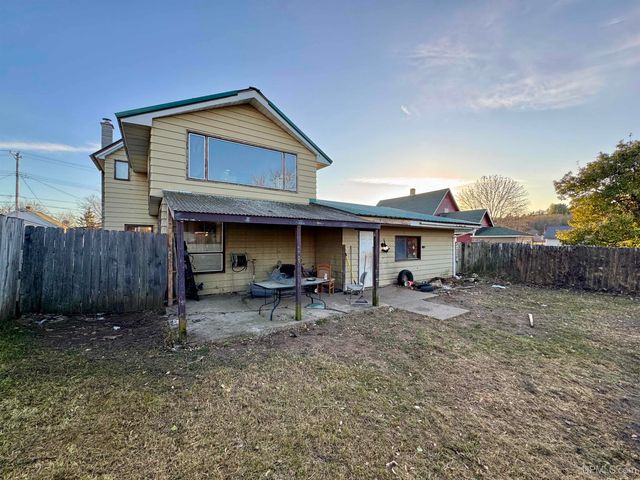 416 E Stanton Street, Iron Mountain, MI 49801