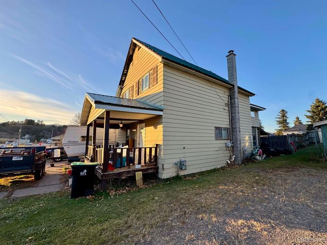 416 E Stanton Street, Iron Mountain, MI 49801