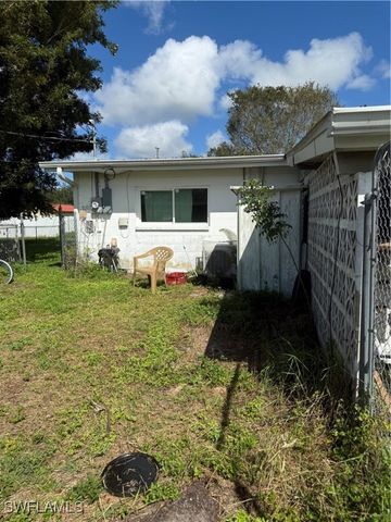 105 Oregon RD N, Lehigh Acres, FL 33936