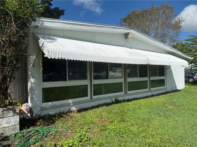 105 Oregon RD N, Lehigh Acres, FL 33936