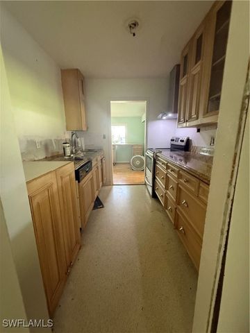 105 Oregon RD N, Lehigh Acres, FL 33936