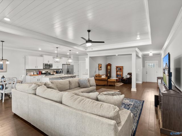 21861 Natures Cove Drive, Athens, AL 35613