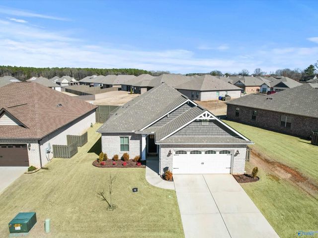 21861 Natures Cove Drive, Athens, AL 35613