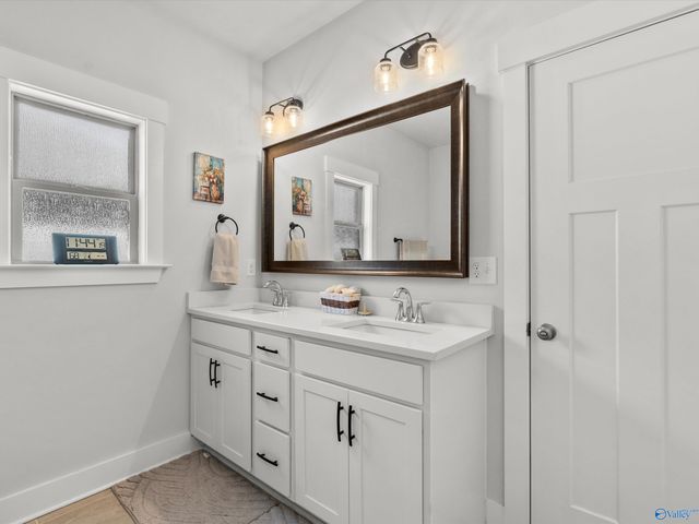 21861 Natures Cove Drive, Athens, AL 35613