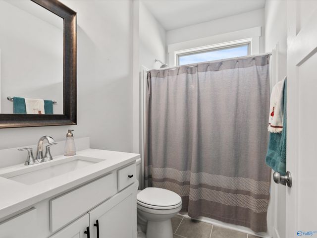 21861 Natures Cove Drive, Athens, AL 35613