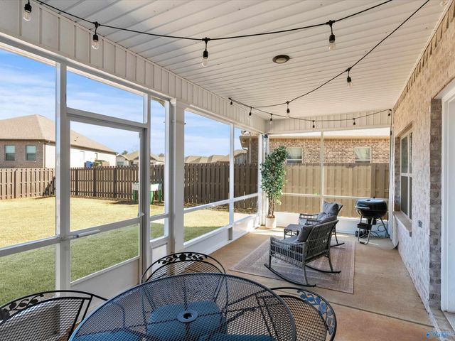 21861 Natures Cove Drive, Athens, AL 35613