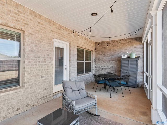 21861 Natures Cove Drive, Athens, AL 35613