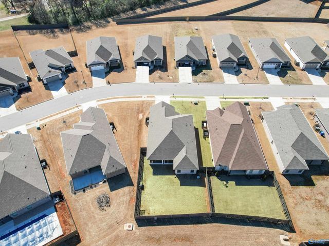 21861 Natures Cove Drive, Athens, AL 35613