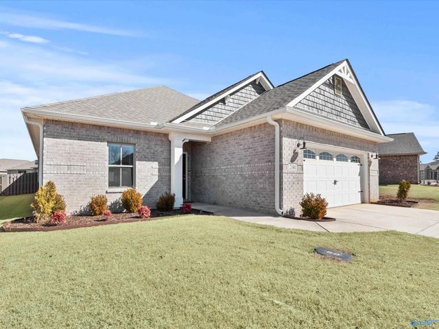 21861 Natures Cove Drive, Athens, AL 35613