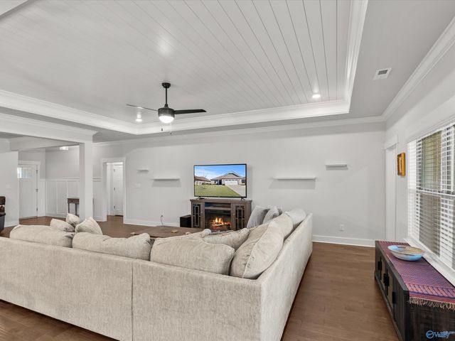21861 Natures Cove Drive, Athens, AL 35613