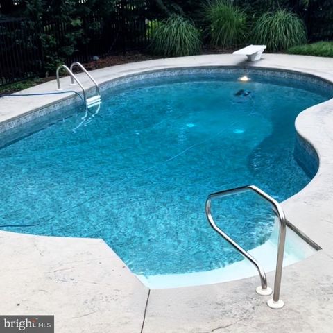 3937 LOCUST GROVE RD, Columbia, PA 17512