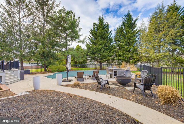 3937 LOCUST GROVE RD, Columbia, PA 17512