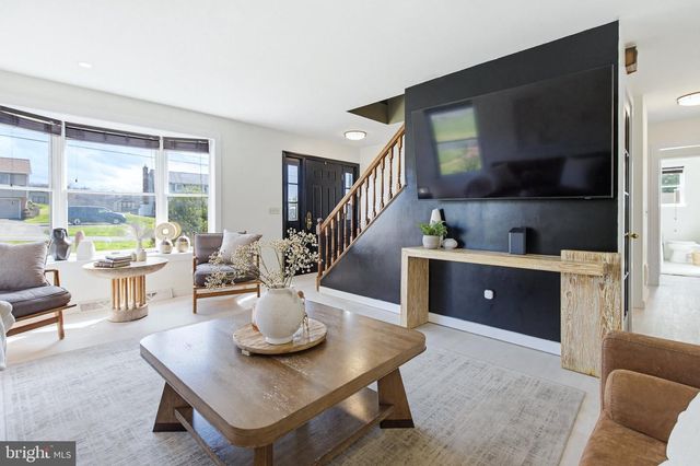 3937 LOCUST GROVE RD, Columbia, PA 17512