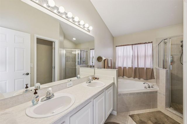 457 KNIGHTSBRIDGE CIRCLE, Davenport, FL 33896