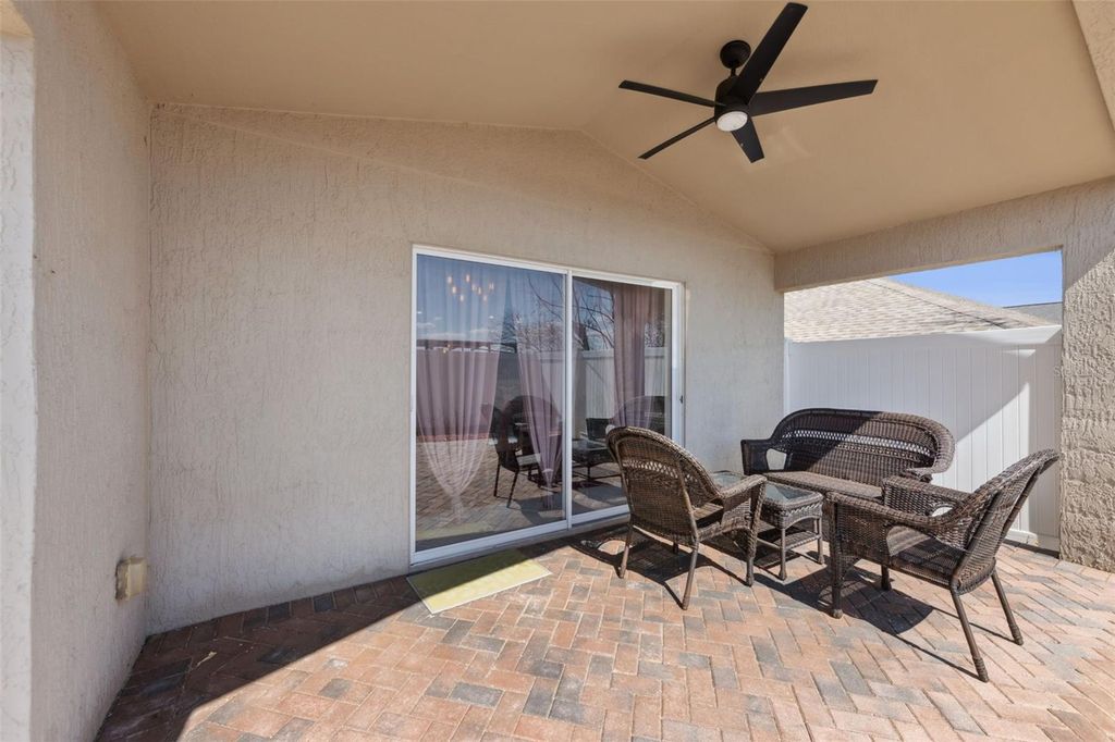 Image 28 of property listing at 457 KNIGHTSBRIDGE CIRCLE, Davenport, FL 33896