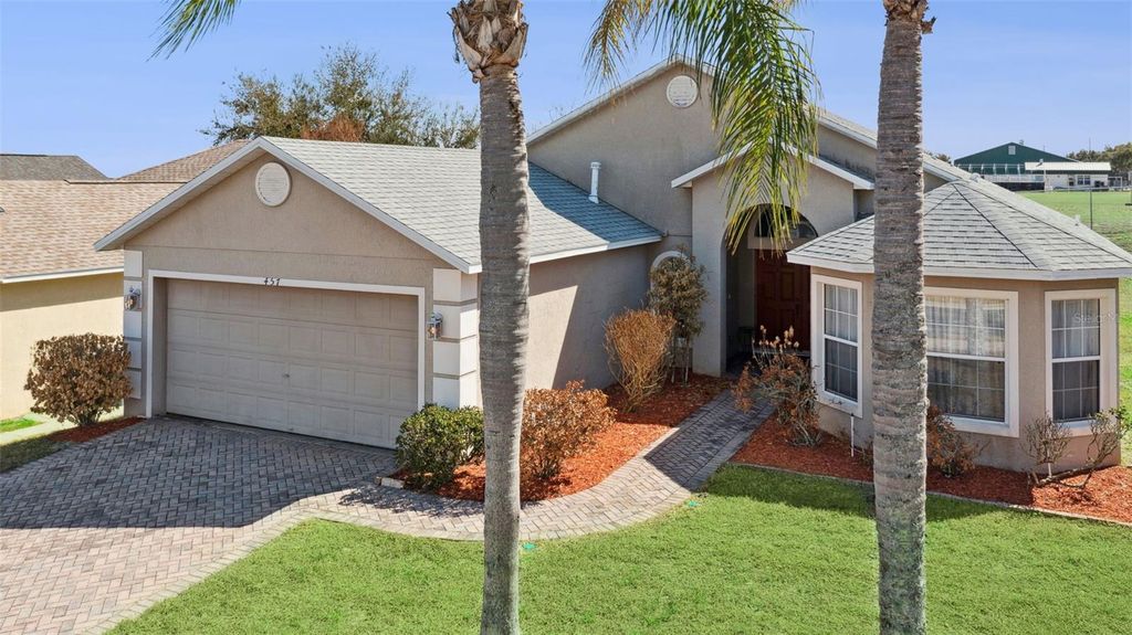 Image 31 of property listing at 457 KNIGHTSBRIDGE CIRCLE, Davenport, FL 33896