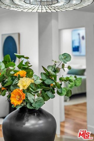 11667 Gorham Avenue 203, Los Angeles, CA 90049