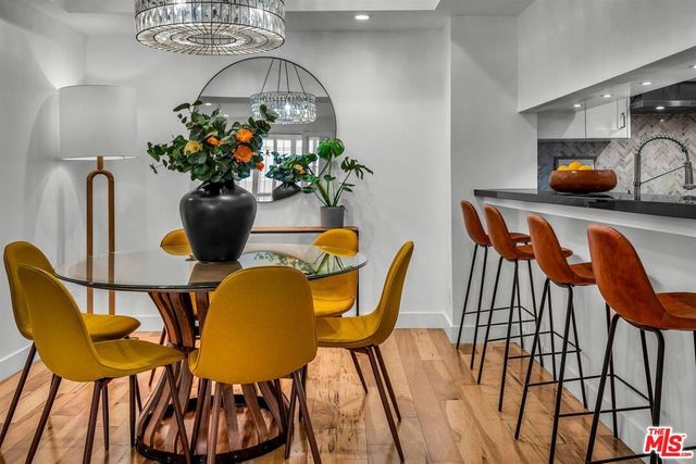 11667 Gorham Avenue 203, Los Angeles, CA 90049