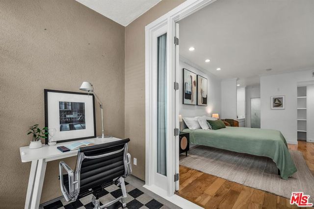 11667 Gorham Avenue 203, Los Angeles, CA 90049